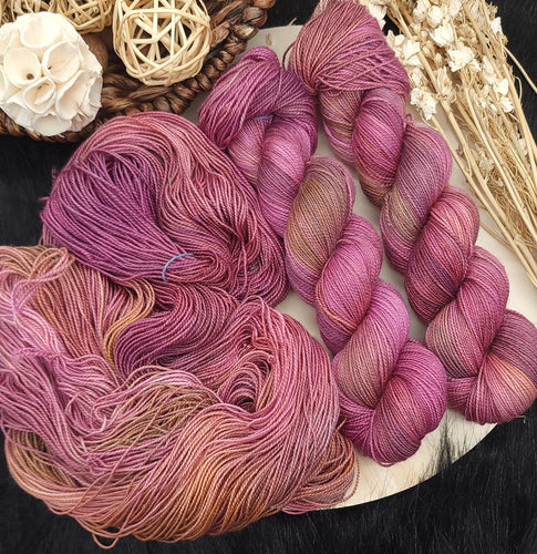 Dried Roses | Silk Sock