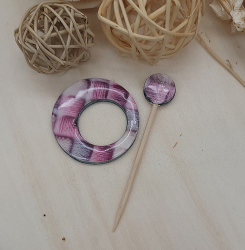 Knit Themed Shawl Pin | Round