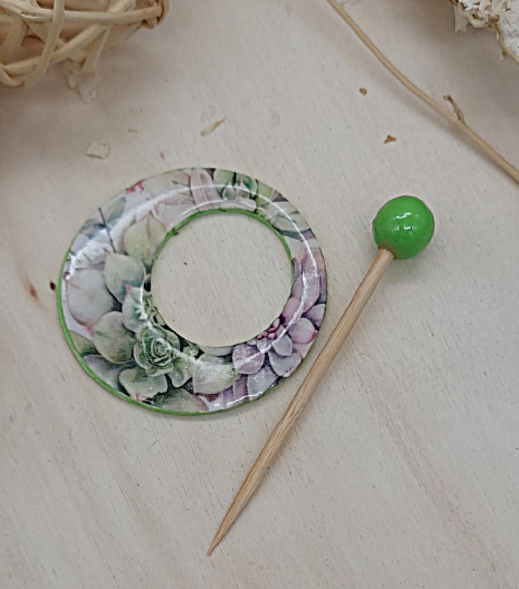 Succulent Shawl Pin | Round