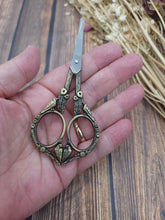 Load image into Gallery viewer, Antique Gold Scissors